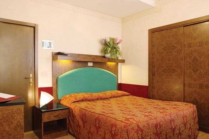 Фото Moderno Hotel