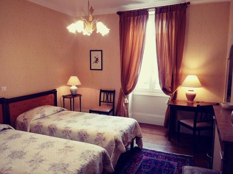 Гостиница Hôtel La Villa Fleurie в Боне