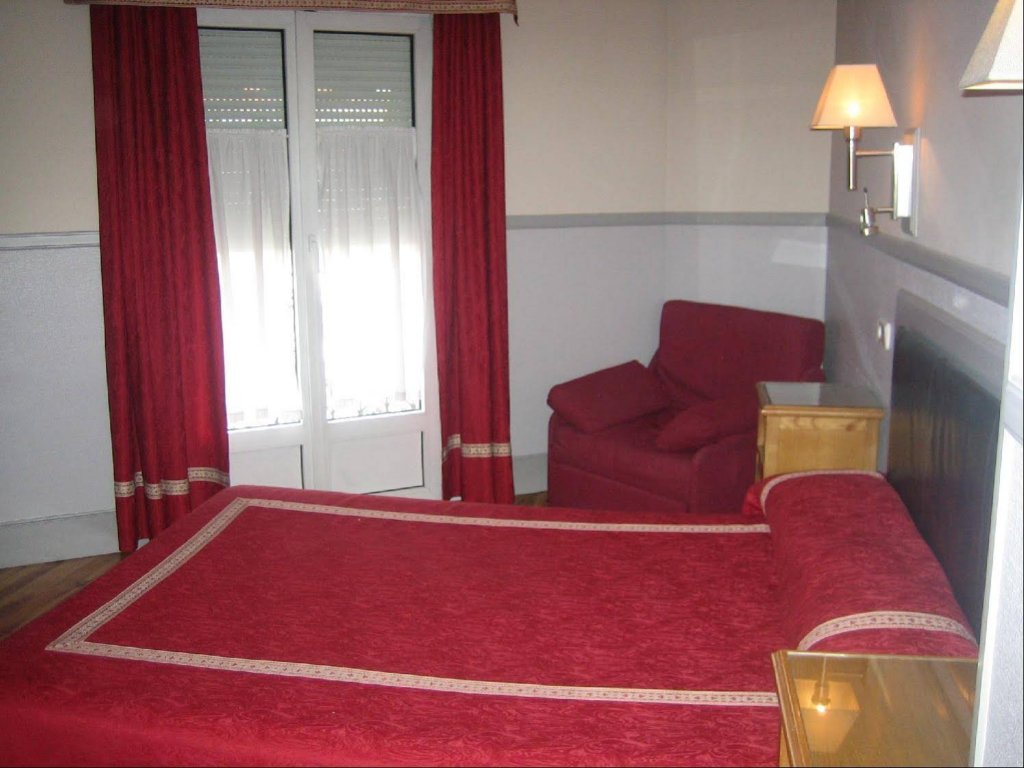Фото Hostal Canovas