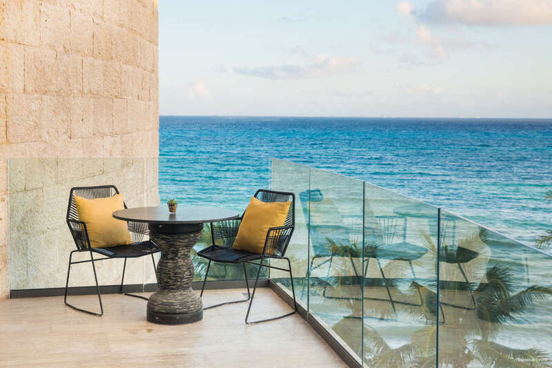 Фото 1 Hotel Toronto