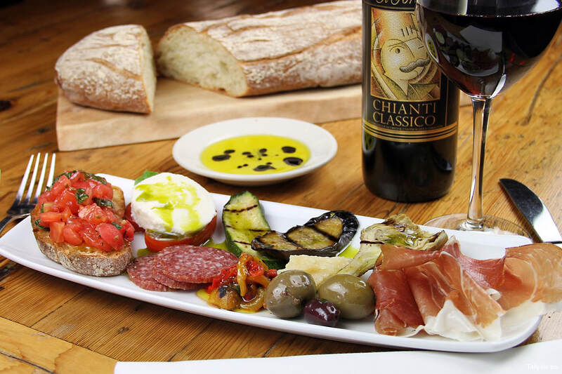 Фото Tally Ho Inn