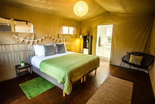 Гостиница The Eco Beachcamp Retreat