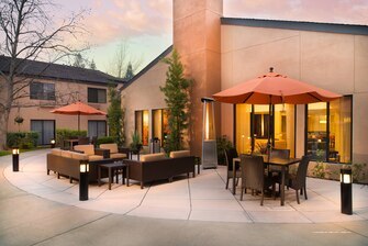 Фото Courtyard by Marriott Vacaville