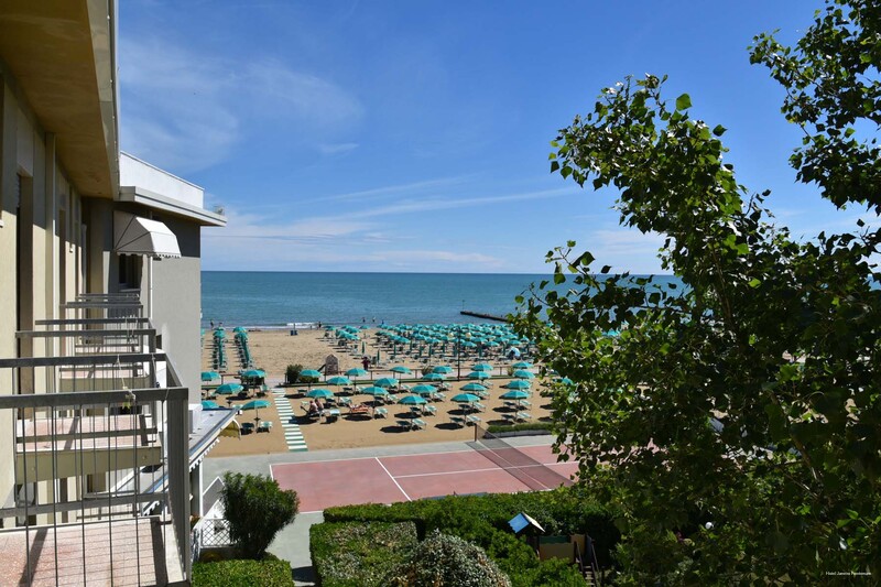 Фото Hotel Janeiro Frontemare