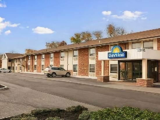 Гостиница Days Inn by Wyndham Iselin Woodbridge