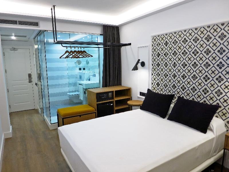 Фото Hotel Colón Plaza