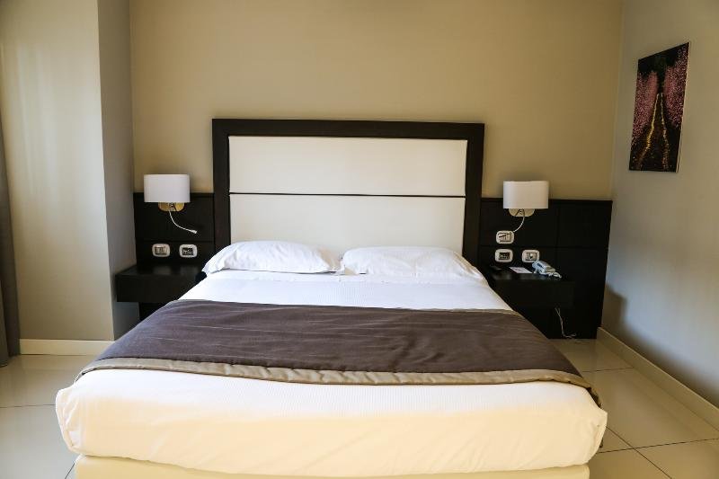 Фото Marconi Hotel