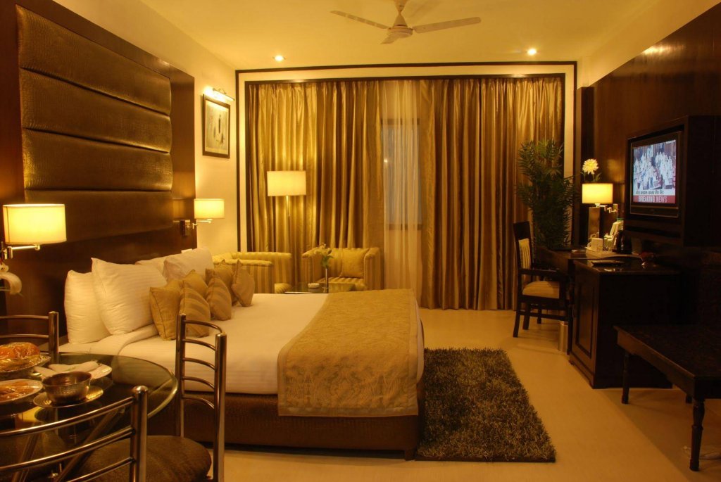 Фото Hotel Shanti Palace