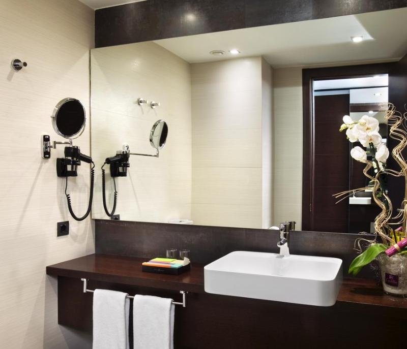 Фото Hotel Silken Gran Teatro Burgos