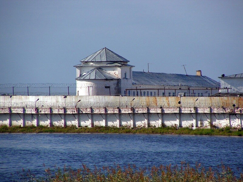 Тюрьма на острове огненный