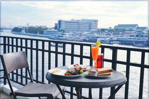 Гостиница Baan Wanglang Riverside в Бангкоке