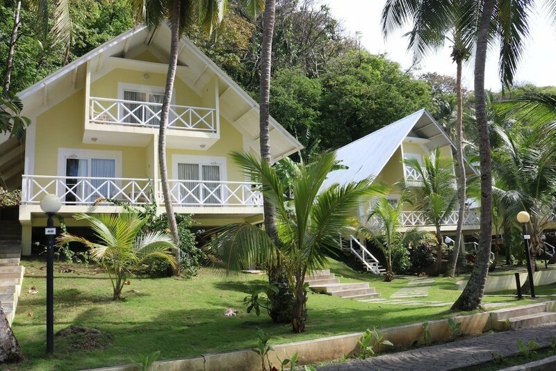 Гостиница Coconut Grove Lodge