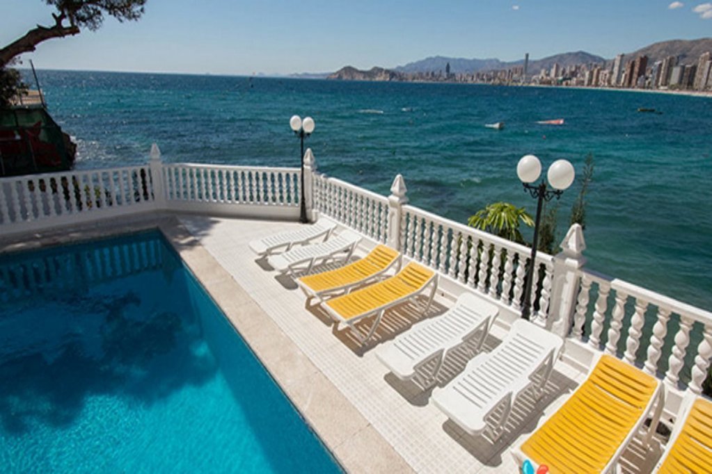 Фото отеля 2