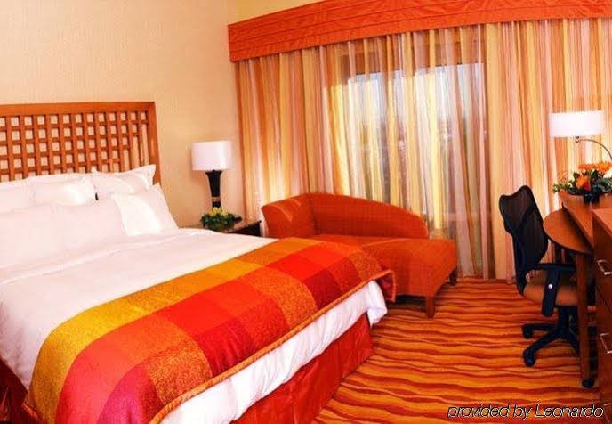 Фото Renaissance Phoenix Glendale Hotel & SPA