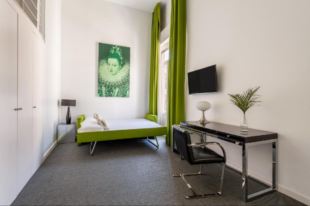 Фото Hotel Room Mate Laura