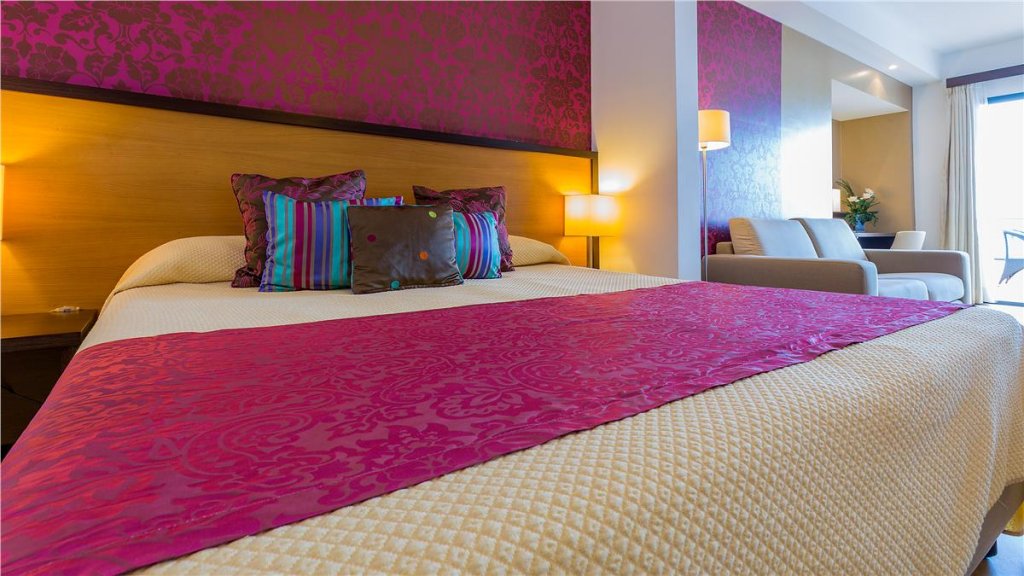 Фото Occidental Roca Negra