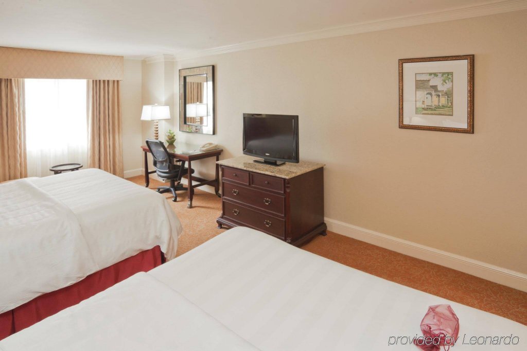 Фото Crowne Plaza New Orleans French Quarter