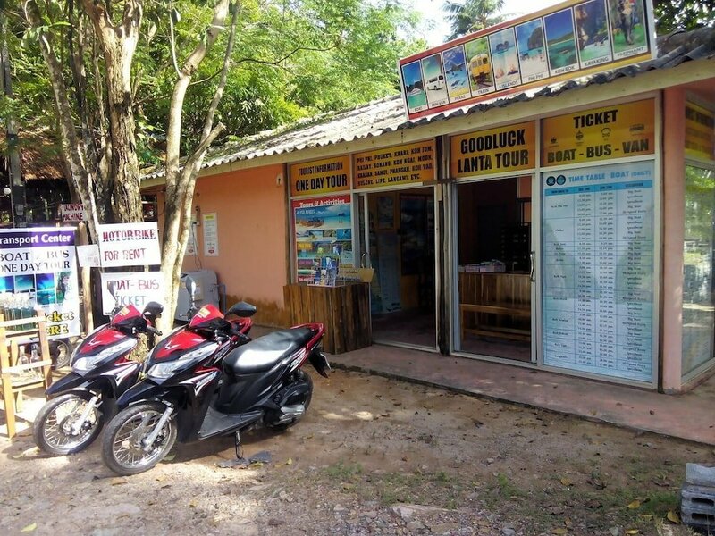 Гостиница Funky Fish Hostel
