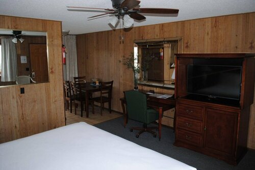 Гостиница Daunt's Albatross Motel