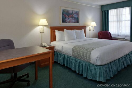 Гостиница La Quinta Inn by Wyndham Sacramento North
