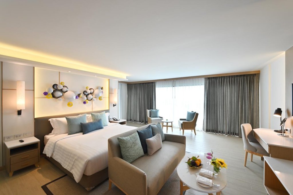 Фото M Pattaya Hotel