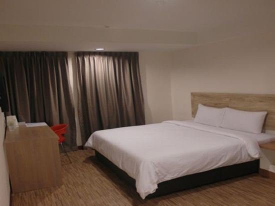 Фото Molek Garden Hotel