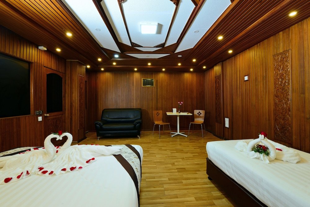 Фото Backpacker Hostel - Adults Only