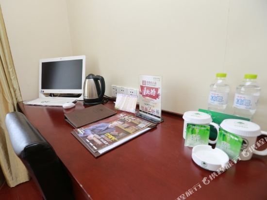 Фото GreenTree Inn Chongqing Longhu Times Tianjie Xietaizi Subway Station Hotel