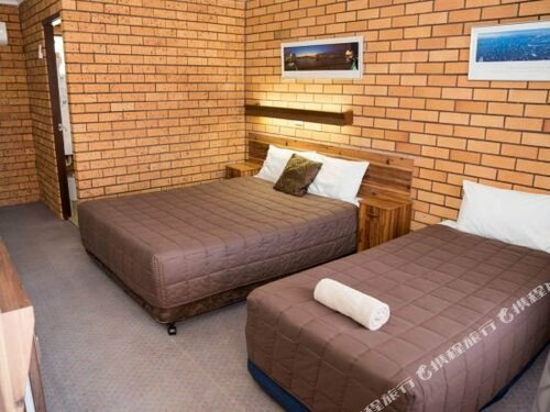 Гостиница Coastal Bay Motel Coffs Harbour в Кофс-Харборе