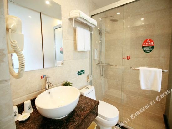 Фото GreenTree Shanghai Pudong Airport Heqing Town Huanqing Middle Road Express Hotel