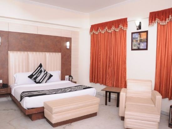 Фото The Solitaire