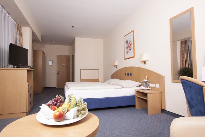 Фото Hotel Plaza Hannover