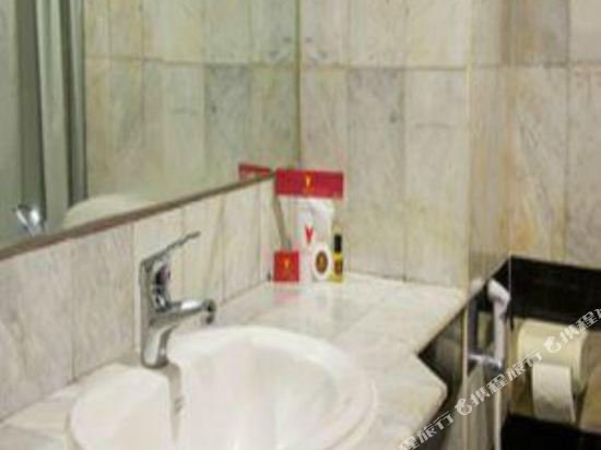 Фото Hotel Mega Proklamasi