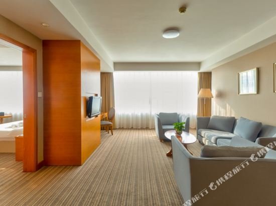 Фото Dalian Bolt Hotel