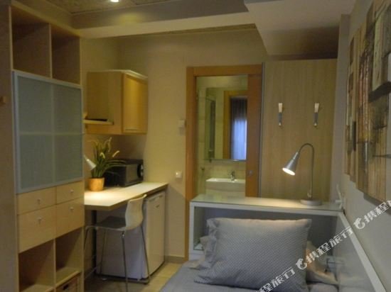 Фото Hostal House