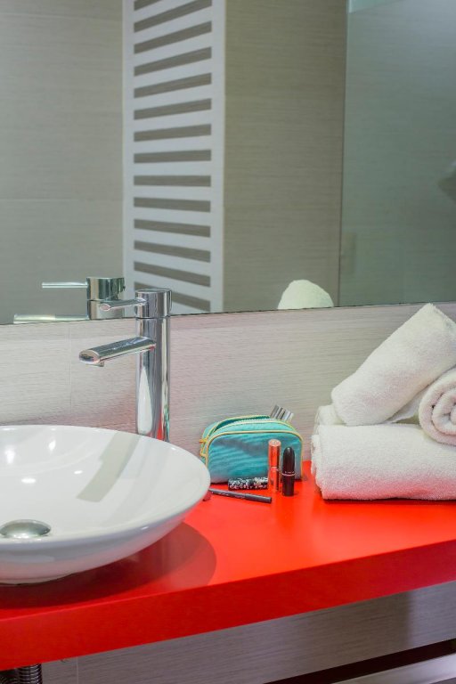 Фото Novus City Hotel