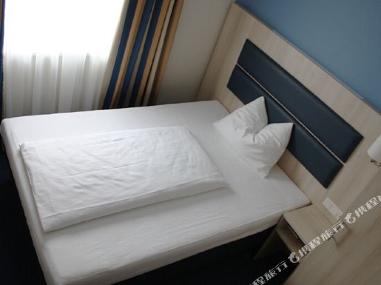 Фото Hotel Rödelheimer Hof - Am Wasserturm