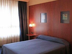 Hotel Gran Regente (Oviedo, Calle Jovellanos, 31), hotel