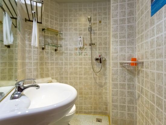 Фото GreenTree Alliance Shandong Qingdao Huangdao ZhanGYAnshan Road ZhonGYAng Hotel