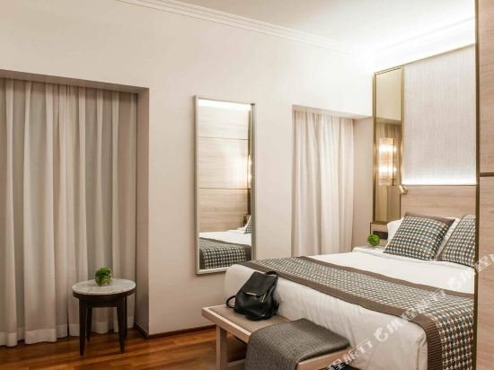 Фото The First One Madrid Preciados