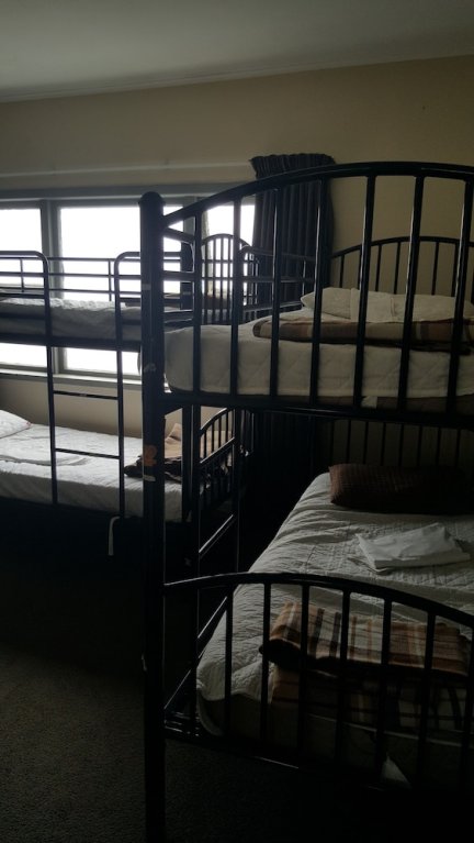 Фото Kiwi Airport Backpackers