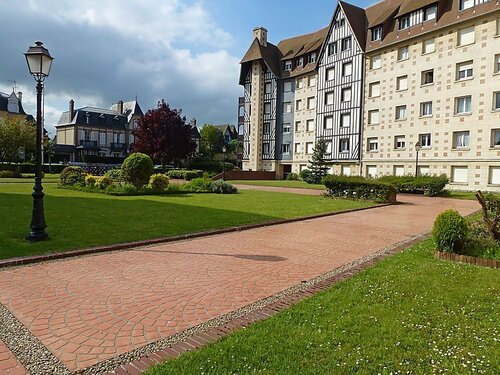 Гостиница Novotel Deauville Beach  в Довиле