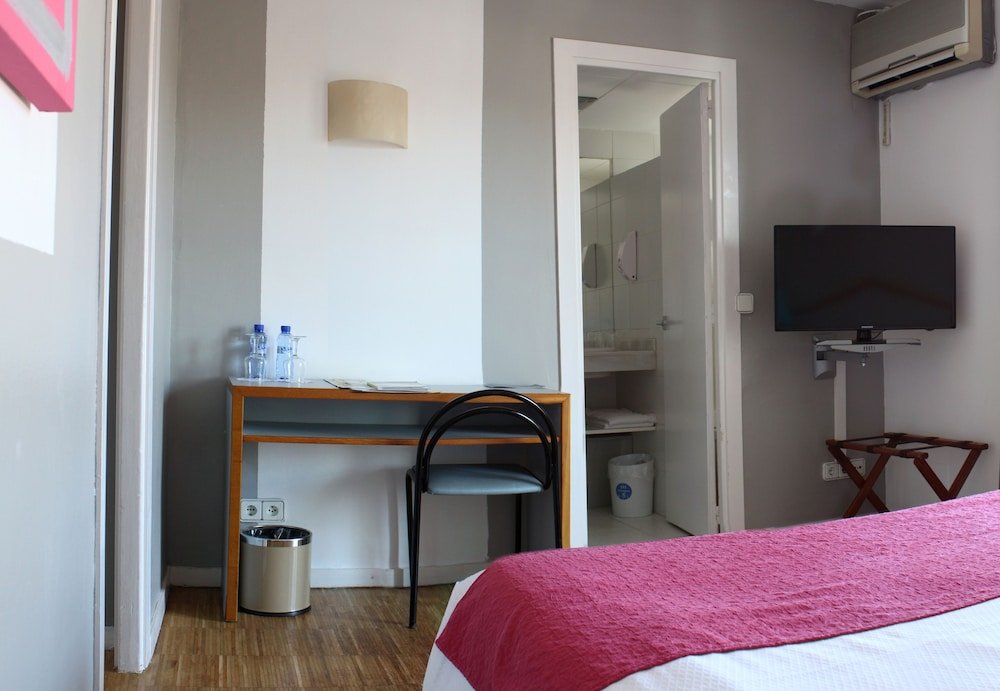 Фото Hotel Subur