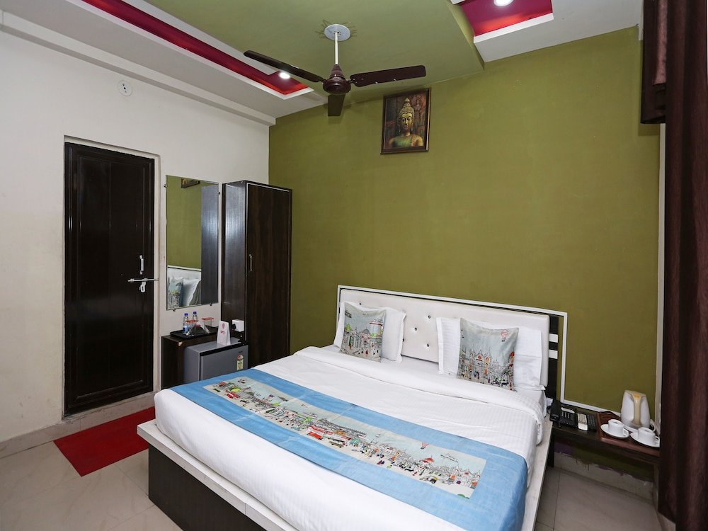 Фото Oyo 7773 Hotel Simran Palace