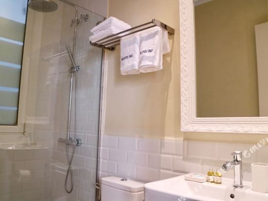 Фото Hostal B&b Poblenou