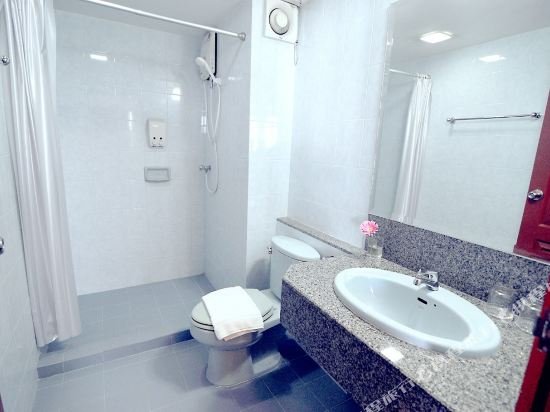 Фото Centric Place Hotel