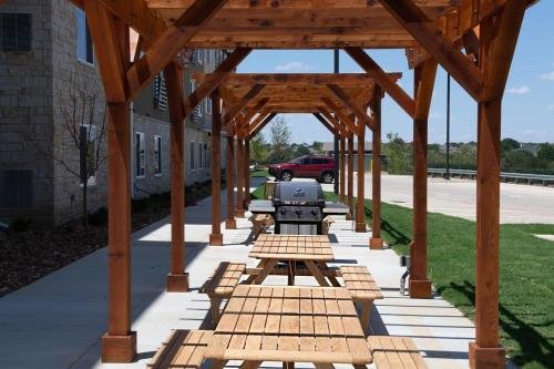 Фото WaterWalk Hotel Dallas-Las Colinas