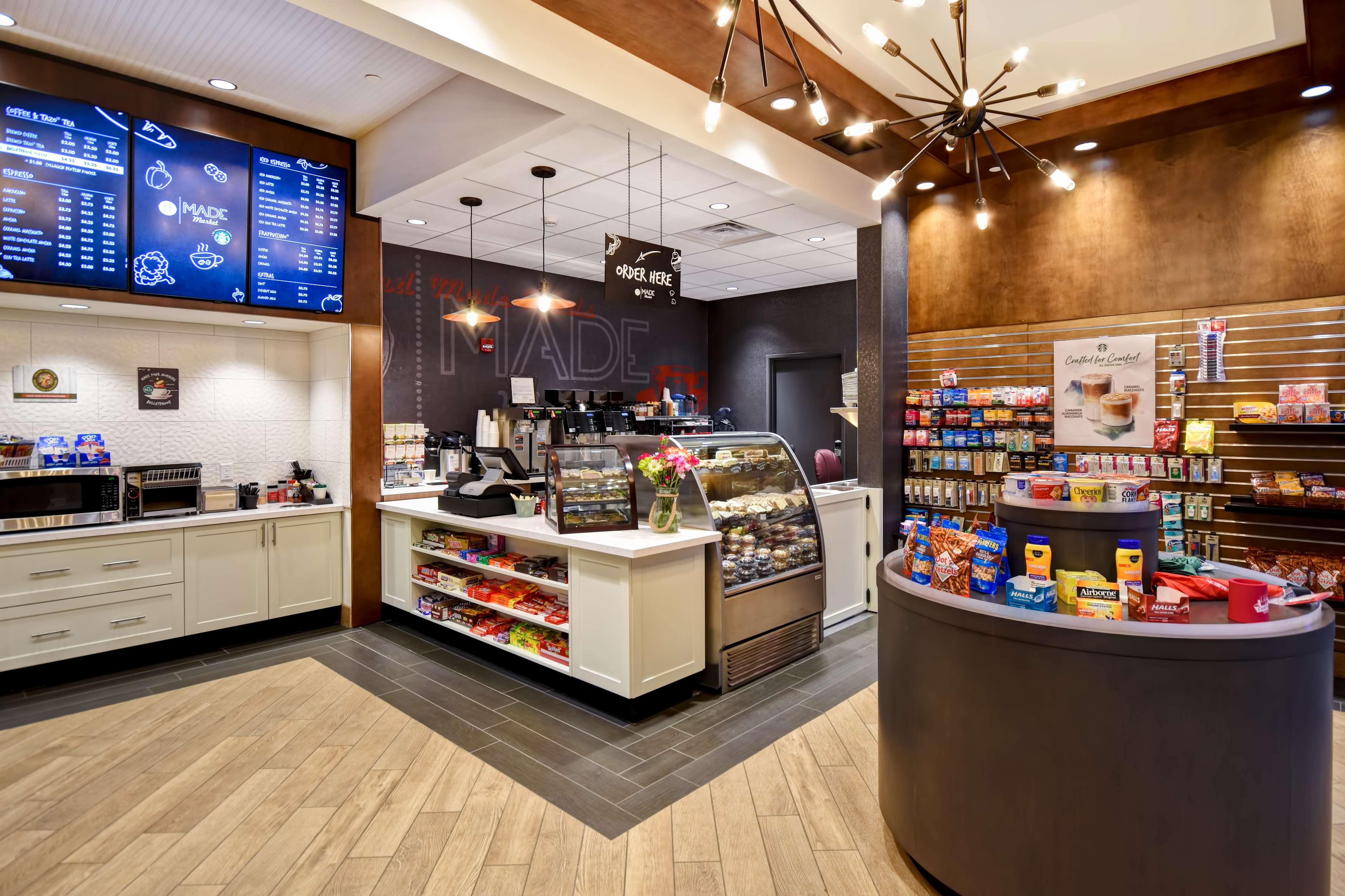 Фото DoubleTree by Hilton Deadwood at Cadillac Jack's