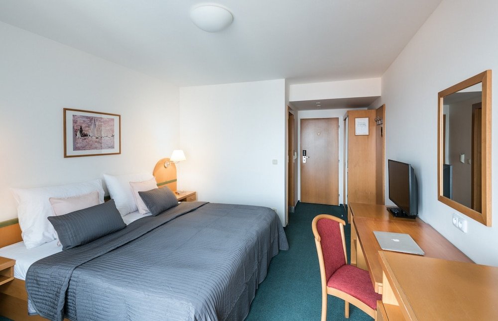 Фото Hotel Troja