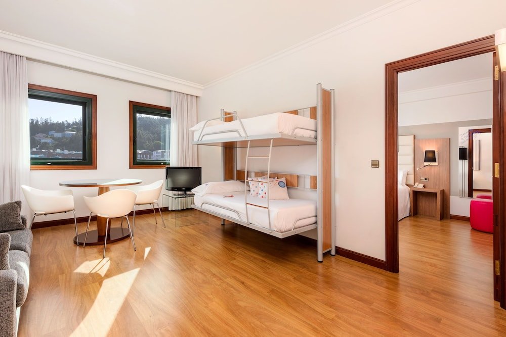 Фото Hotel Santiago Plaza Affiliated by Meliá